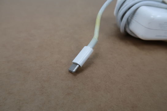 Original Apple 61W USB-C lader A1718