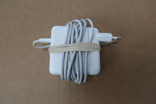 Original Apple 61W USB-C lader A1718