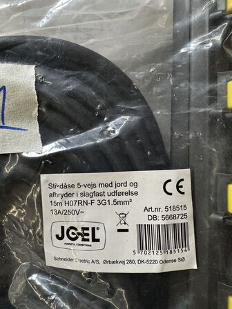 Stikdåse 5-vejs med jord 15m kabel (Varen er ny)