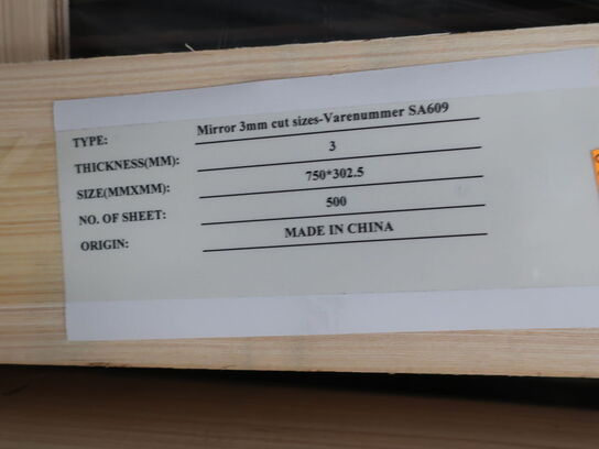 Lot 3 mm mirror glass (uncut) 750x302.5 mm 4 ks. Ã¡ 500 pcs.