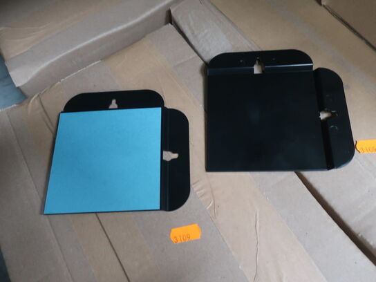 7 ks. mirror mount with adhesive pad (approx. 2600 pcs.)