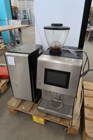 Espresso machine with milk cooler JDE Barista One