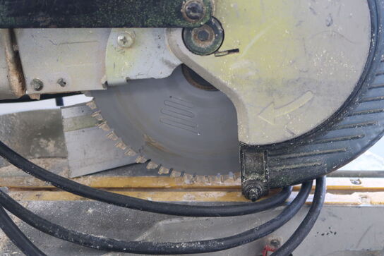 Miter saw with extension DEWALT DW712N