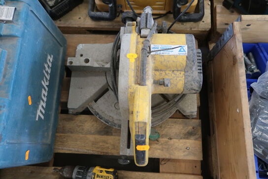 Miter saw DEWALT