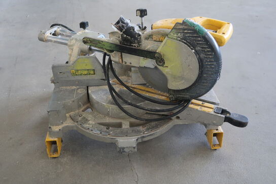 Miter saw with extension DEWALT DW712N