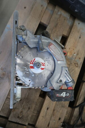 Cordless circular saw MILWAUKEE