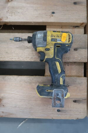 Cordless screwdriver and impact wrench DEWALT