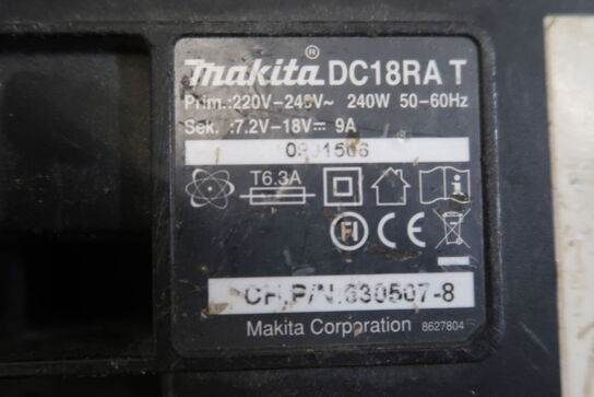 Battery charger and 3 pcs. batteries MAKITA