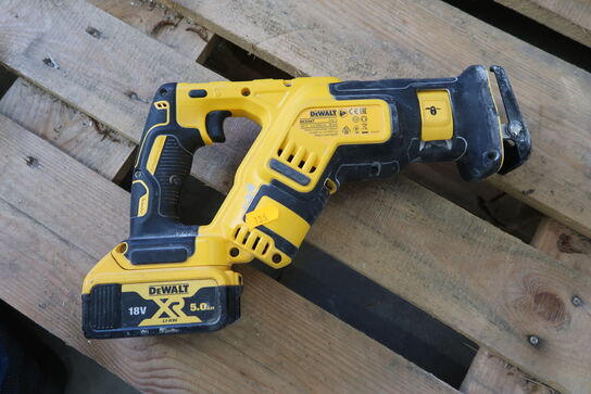 4 pieces Cordless tools DEWALT