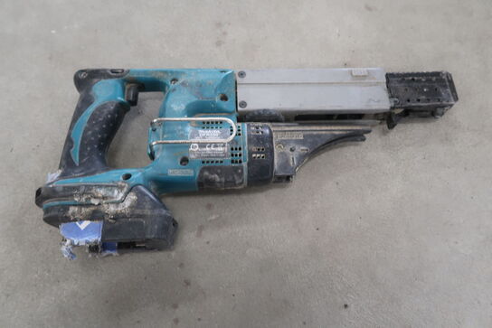 Grout gun and drywall screw machine MAKITA