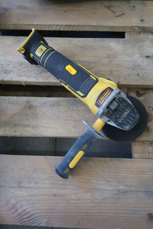 4 pieces Cordless tools DEWALT