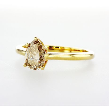 Diamantring i 14 kt. guld og en gulagtig brun 0,99 kt. Diamant - 4005 - Vejl. pris: kr. 42.000,-