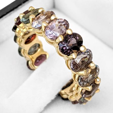 Spinel Eternity Ring i 14 kt. guld med 9,43 kt. naturlige spineller - 7743 - Vejl. pris: kr. 40.995,-