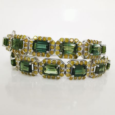 Armbånd i 14 karat Hvidguld med 19,80 kt. grønne safirer og 5,05 kt. gule diamanter - 26565 - Vejl. pris: kr. 235.000,-