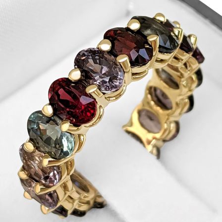 Spinel Eternity Ring i 14 kt. guld med 9,43 kt. naturlige spineller - 7743 - Vejl. pris: kr. 40.995,-