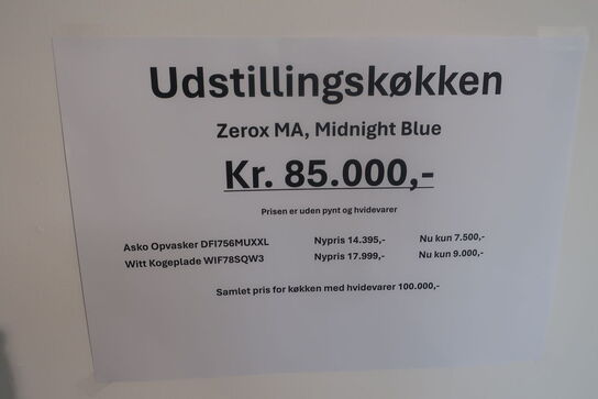 Udstillingskøkken ZEROX MA Midnight Blue inkl. armatur og pynt