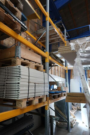 2 fag pallereoler uden indhold