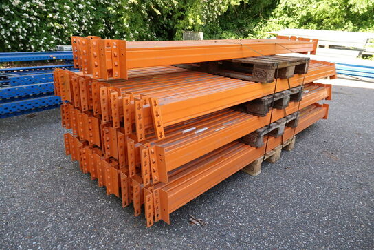 70 stk. vanger til pallereoler samt palle med gavle
