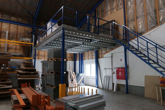 Indskudt mezzaninetage 