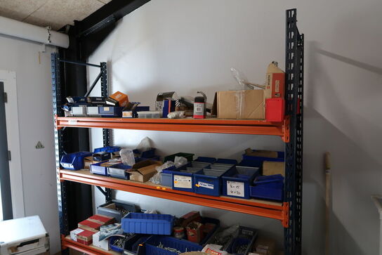 Lagerreol uden indhold