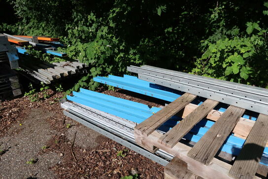 Palle med div. varelager