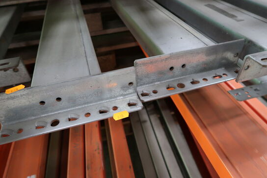 13 stk. vanger til pallereoler
