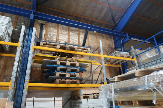 2 fag pallereoler uden indhold