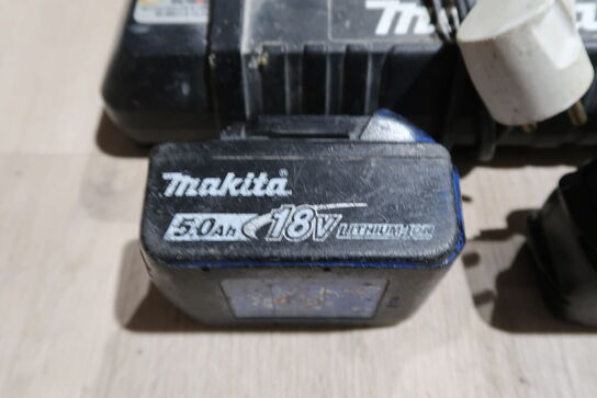 Makita DC18RD dobbel LynLader & 3,0/5,0 Ah Makita batteri