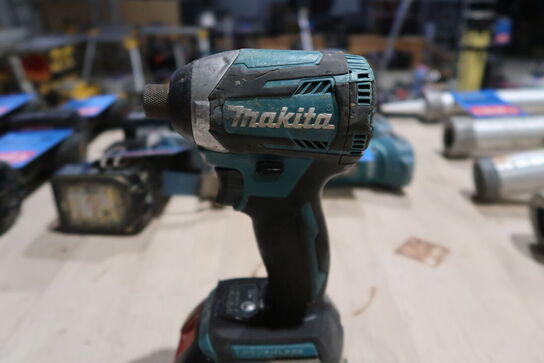 Akku slagskruetrækker, Makita DTD154