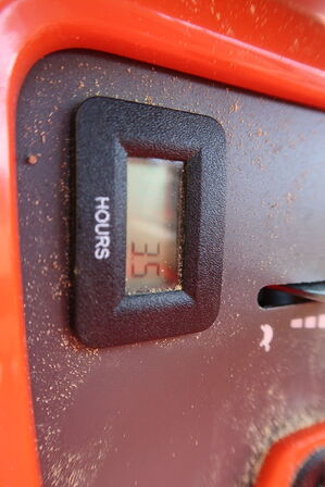 Plænetraktor HUSQVARNA R 214TC (Kun kørt 3,5 timer)