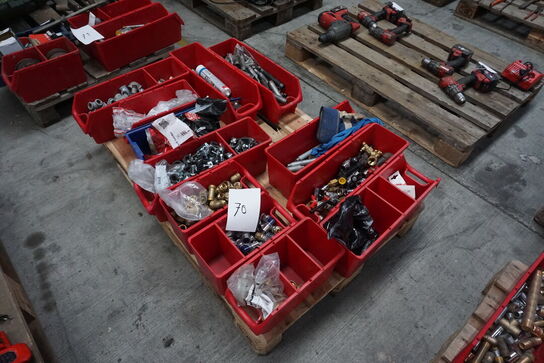 Diverse fittings 