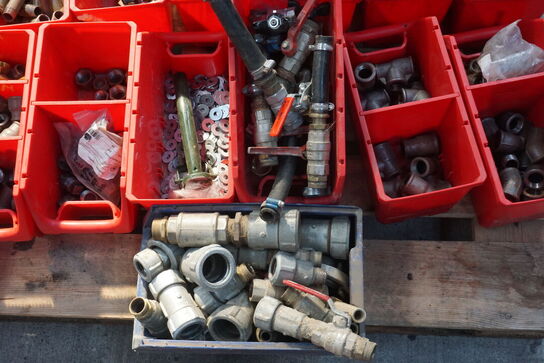 Diverse fittings 