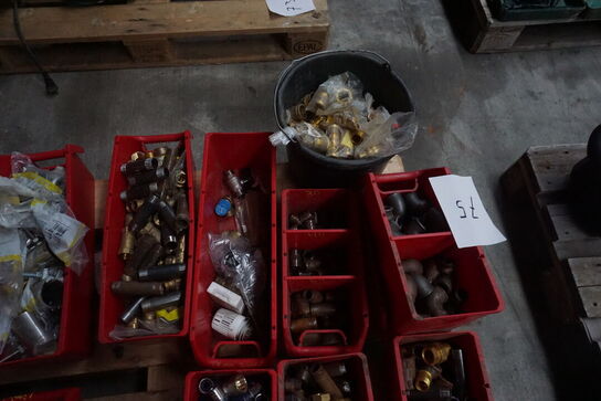Diverse fittings 