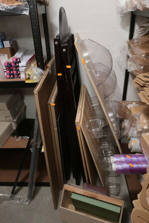 Div. Skilte og udstilling til butik