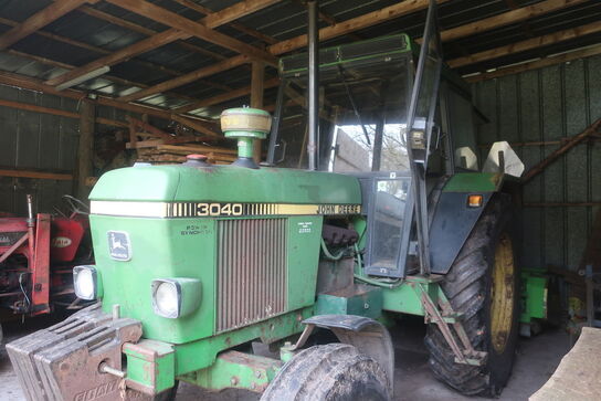 Traktor JOHN DEERE 3040