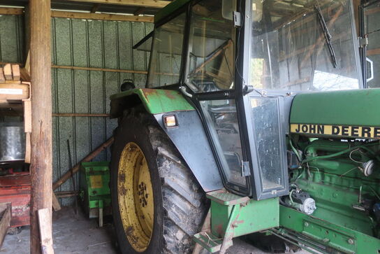 Traktor JOHN DEERE 3040