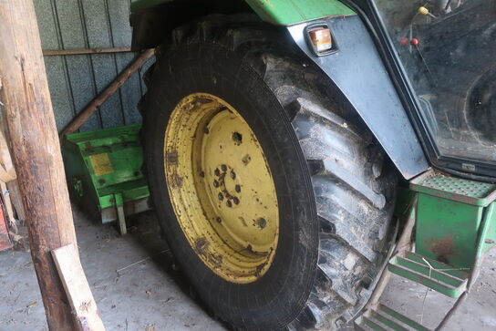 Traktor JOHN DEERE 3040