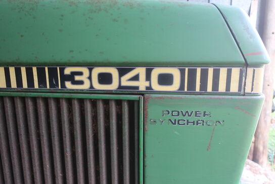 Traktor JOHN DEERE 3040