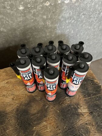 12 stk. Fix All High Tack SOUDAL udløbs dato 11/24