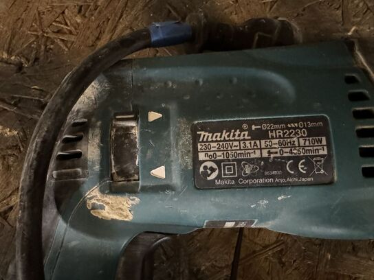 Slagboremaskine 230V MAKITA HR2230 og Multimakine 230V MAKITA TM3010C