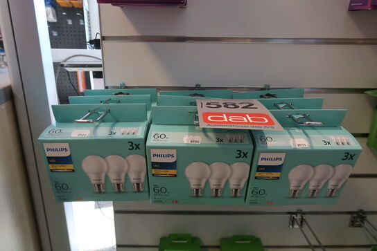 9 pk. Philips LED pære Standard 8W/827 (60W) Mat 3-pak E27