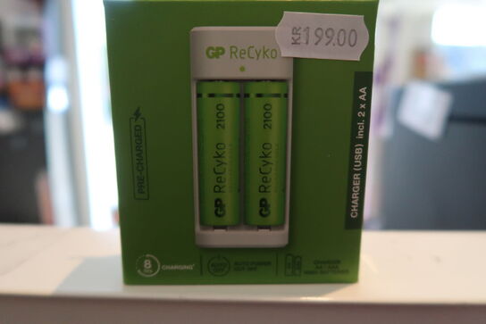 11 pk. GP ReCyko Batterilader E211 (USB) inkl. 2 x AA 2100 mAh batterier