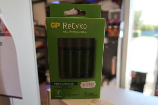 6 pk. GP ReCyko Speed-oplader M451 (USB), inkl. 4 stk. AA 2600mAh 