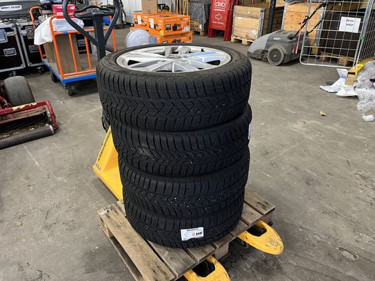 4 stk. vinterdæk 205/50 R17 93H M+S med 17" alufælge AUDI (Momsfri)