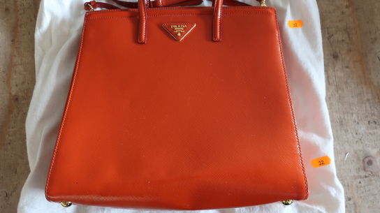 Taske PRADA Orange Saffiano Vernice Leather Parabole Tote