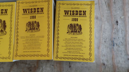 Bogsamling WISDEN Cricketers Almanack 1990 - 1999