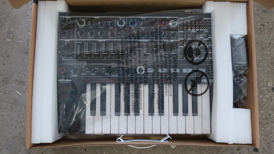 Analog Synthesizer ARTURIA MiniBrute 2