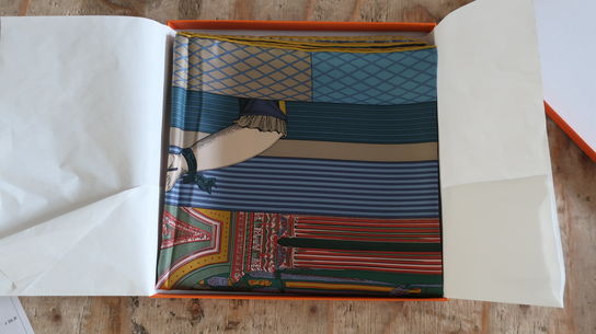 Tørklæde HERMES Carre 90 cm. Twill 100% Soie Grand Theatre Nouveau AL/B