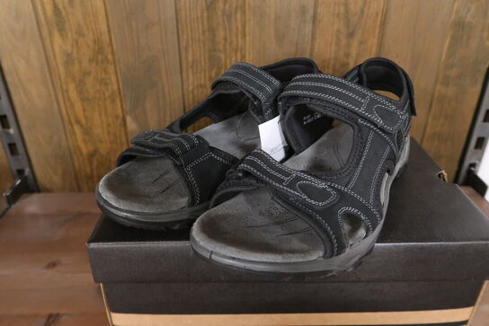 Reserved Trekking Herre Sandal Str 45