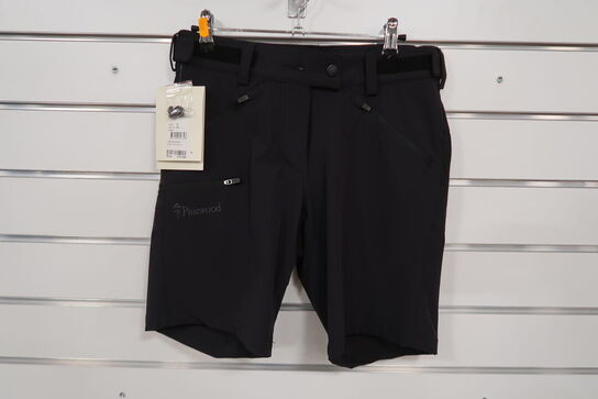 Pinewood Abisko SHORTS W Str. 36 Col 400